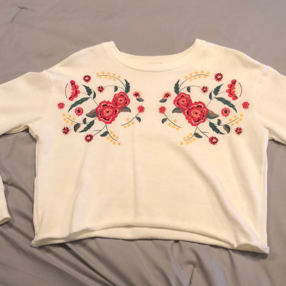 NWOT, PERFECT, crop top sweat shirt, SUPER CUTE